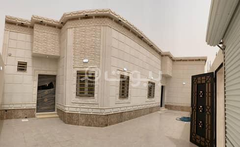 4 Bedroom Floor for Sale in Hafar Al Batin, Eastern Region - For Sale Ground Floor And Upper Annex In Al Yarmuk, Hafar Al Batin