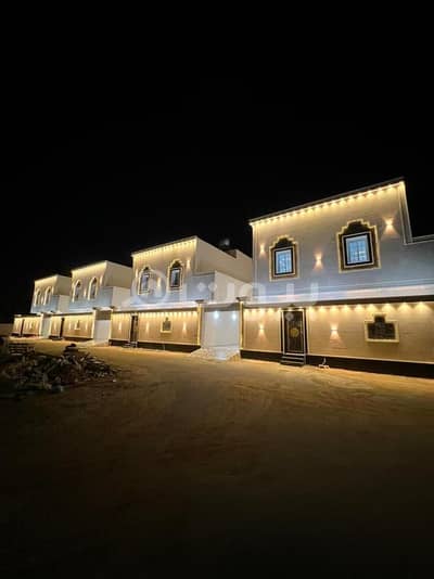3 Bedroom Villa for Sale in Taif, Western Region - Villa with a fascinating balcony for sale in Waset, Taif