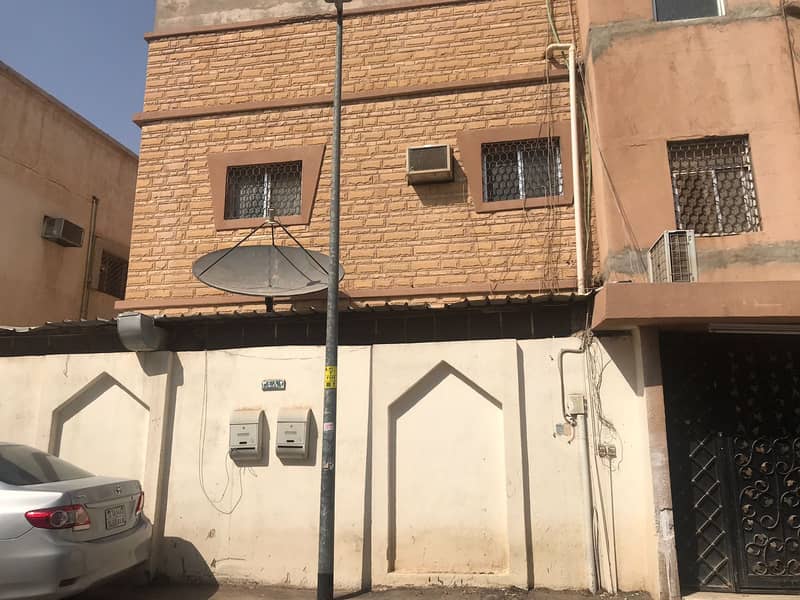 For sale an old two-storey villa in Al-Rabwah district, central Riyadh