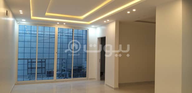 4 Bedroom Villa for Sale in Riyadh, Riyadh Region - Luxury Villa with staircase for sale in Al Dar Al Baida, South of Riyadh