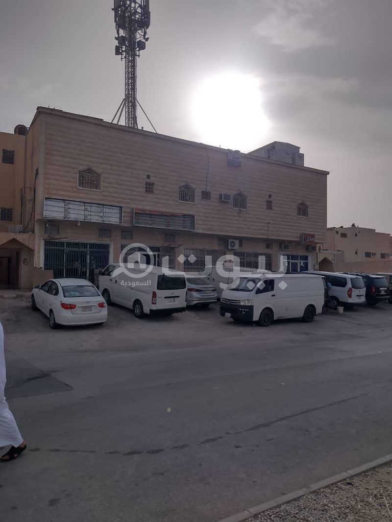 للبيع عمارة سكنية في اليرموك، شرق الرياض