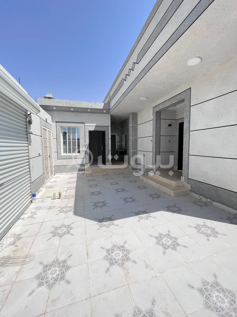 Floor for sale in Al akdar, Tabuk