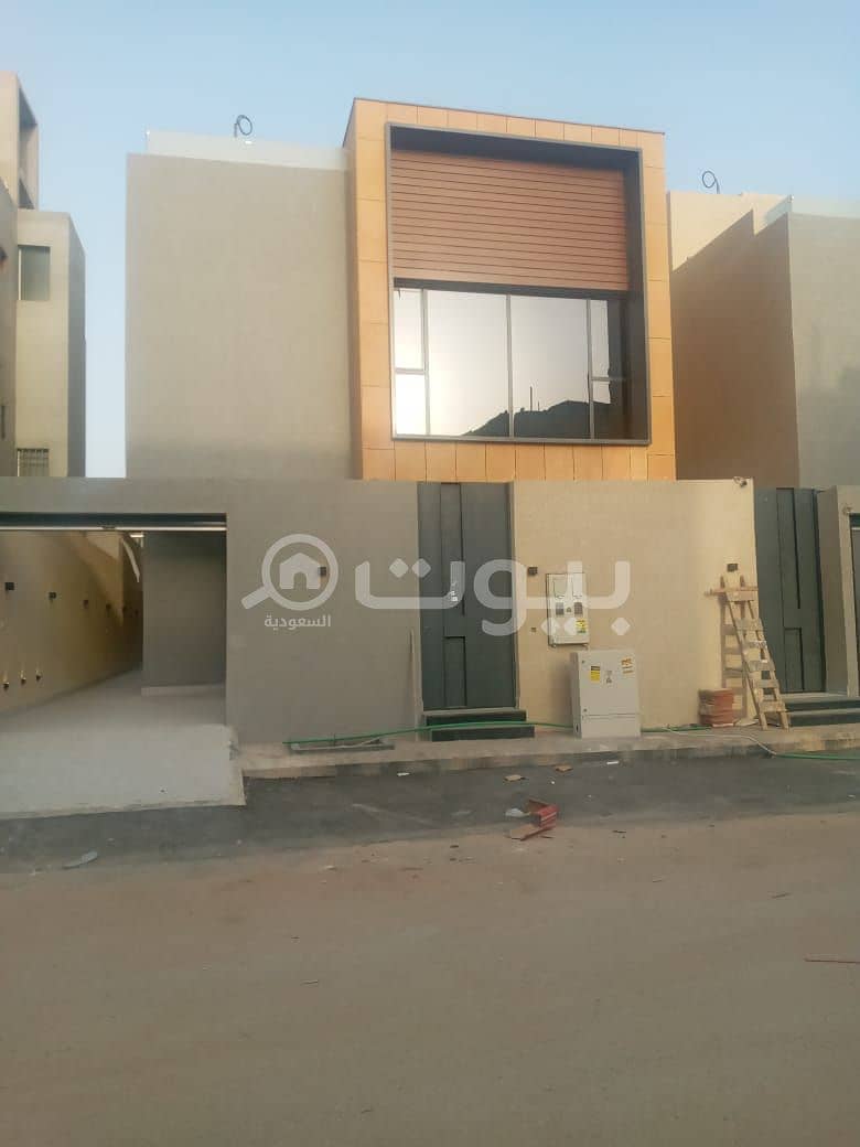 للبيع فيلا درج صالة وشقة في الرمال، شرق الرياض