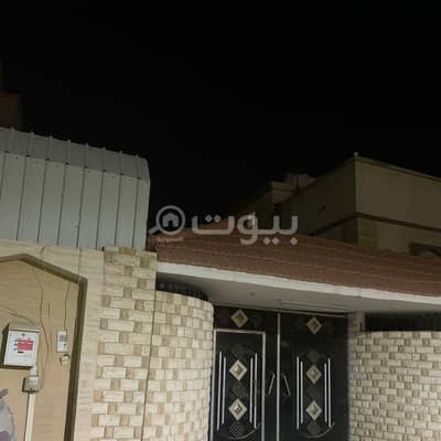 5 Bedroom Residential Building for Sale in Riyadh, Riyadh Region - Two Floors House For Sale In Uhud, South Riyadh