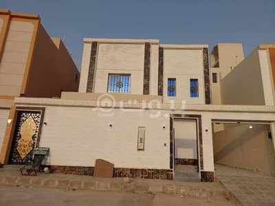 فیلا 4 غرف نوم للبيع في الرياض، منطقة الرياض - فيلا درج صالة مفصولة للبيع في حي طيبة، جنوب الرياض