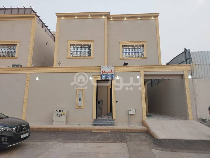 Villa with a roof for sale in Al Aziziyah District, South of Riyadh