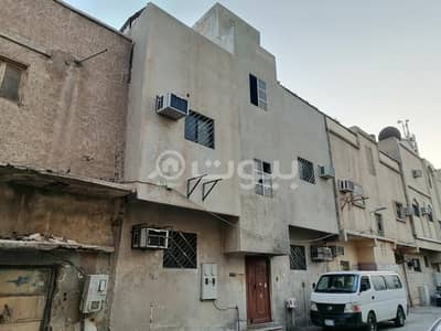 عمارة سكنية 6 غرف نوم للبيع في الرياض، منطقة الرياض - عمارة سكنية للبيع في حي الصالحية وسط الرياض