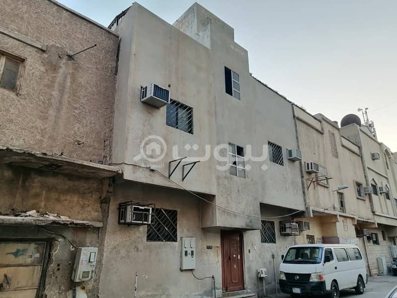 Residential building for sale in Al-salhiyah neighborhood in the center of Riyadh