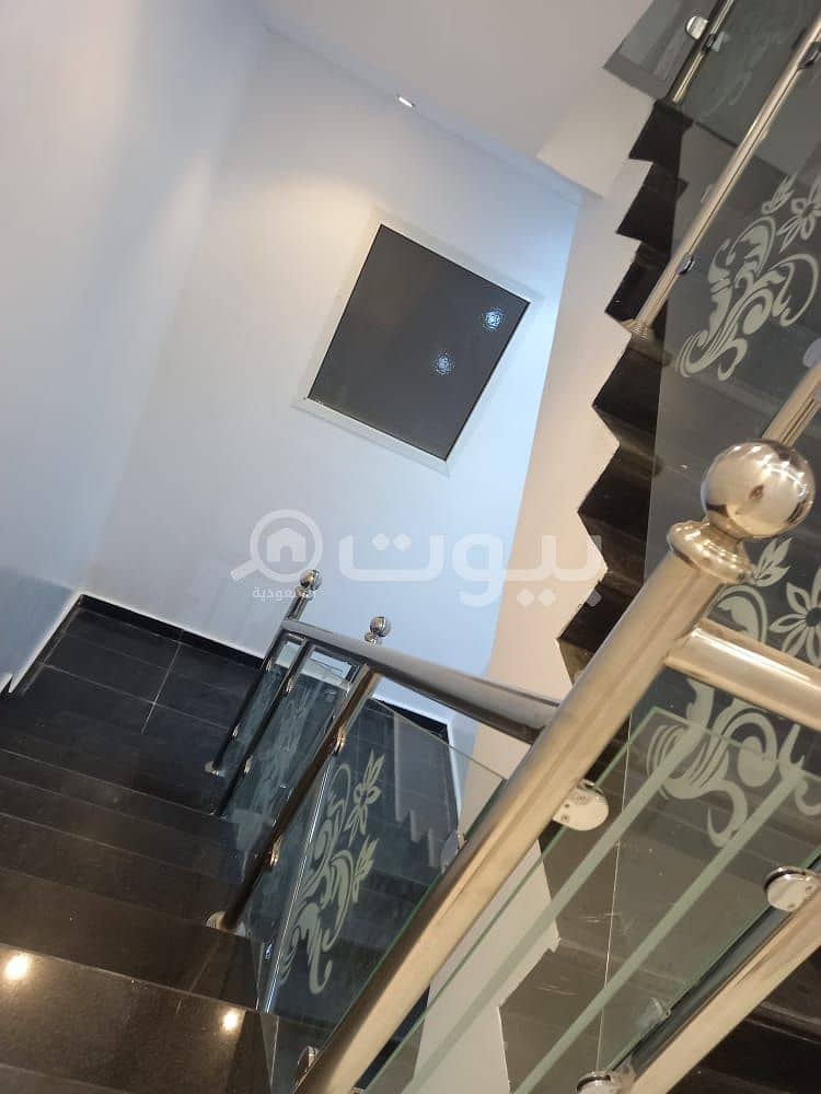 Villa with internal stairs and an apartment for sale in Al Dar Al Baida, south of Riyadh