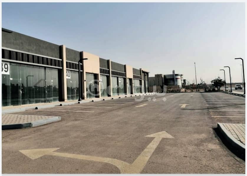 للإيجار محلات تجارية في القادسية، شرق الرياض