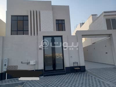 5 Bedroom Villa for Sale in Al Khobar, Eastern Region - Villa Two Floors And Annex For Sale In Al Amwaj, Al Khobar