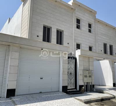 3 Bedroom Apartment for Sale in Al Khobar, Eastern Region - Ground floor apartment for sale in Al Tahliyah, Al Khobar