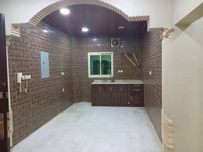 2 Bedroom Apartment for Rent in Al Ahsa, Eastern Region - Second-floor apartment for rent in Al Kulabiyah, Juatha, Al Ahsa