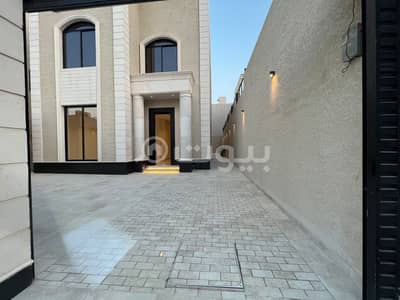 فیلا 5 غرف نوم للبيع في الرياض، منطقة الرياض - فيلا درج داخلي للبيع بحي الملقا شمال الرياض