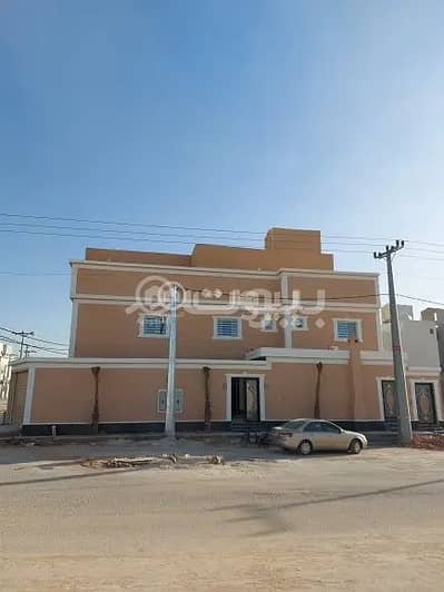 فیلا 5 غرف نوم للبيع في الرياض، منطقة الرياض - فيلا درج داخلي وشقتين للبيع في حي الشرق، شرق الرياض
