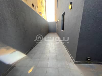شقة 5 غرف نوم للايجار في الرياض، منطقة الرياض - شقة مع حوش للإيجار في اليرموك، شرق الرياض
