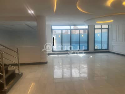 6 Bedroom Villa for Sale in Jeddah, Western Region - Villa with two floors and an annex for sale in Al Sheraa North of Jeddah