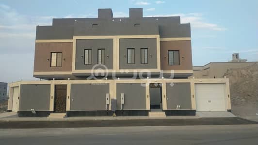 4 Bedroom Villa for Sale in Jeddah, Western Region - Villa 2 floors and an annex for sale in Al Frosyah, South Jeddah