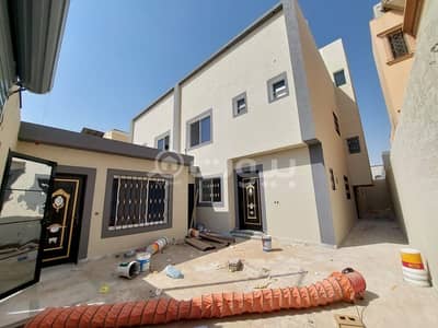 4 Bedroom Villa for Sale in Riyadh, Riyadh Region - Villa with staircase for sale in Al Aziziyah District, South of Riyadh