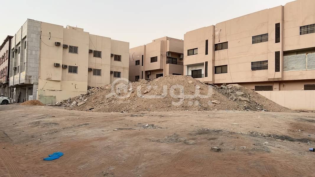 للبيع ارض تجارية سكنية بحي الملك عبدالعزيز، شرق الرياض