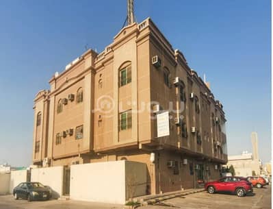 Residential Land for Sale in Dammam, Eastern Region - For sale a 3-Floor residential building in Al-jalawiyah district in Dammam
