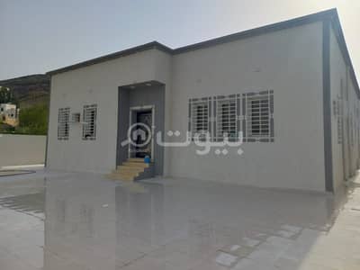 3 Bedroom Floor for Sale in Muhayil, Aseer Region - Floor For Sale In Al Hamata District, Muhayil