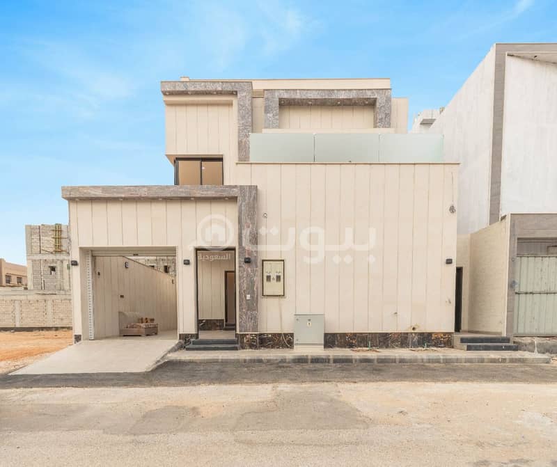 Villa with apartment for sale in Qurtubah District, East of Riyadh