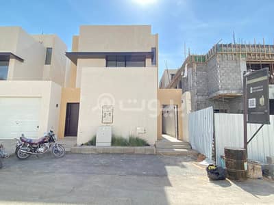 دور 3 غرف نوم للبيع في الرياض، منطقة الرياض - دور للبيع في حي الرمال، شرق الرياض