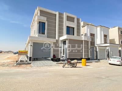 فیلا 5 غرف نوم للبيع في الرياض، منطقة الرياض - فيلا درج داخلي مع شقة للبيع في حي الرمال، شرق الرياض