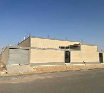 3 Bedroom Floor for Sale in Unayzah, Al Qassim Region -
