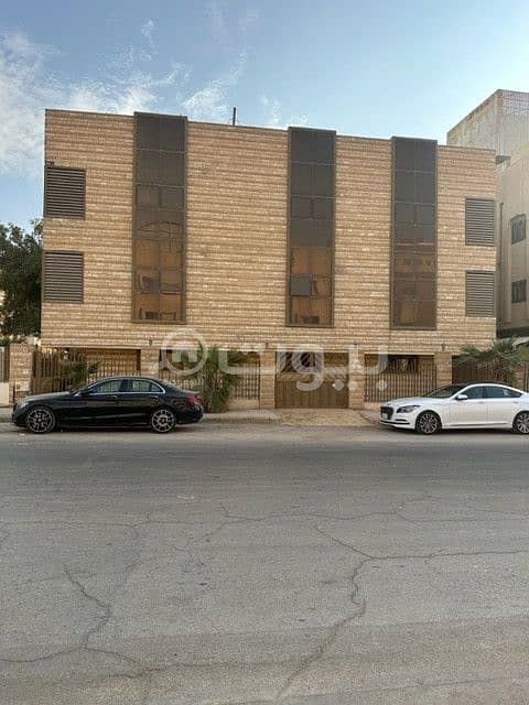 عماره للإيجار بالكامل في حي الملك عبدالعزيز بالقرب من المستشفى العسكري