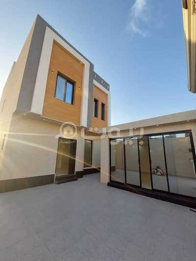 فیلا 6 غرف نوم للبيع في الرياض، منطقة الرياض - للبيع فيلا درج صالة بحي العارض شمال الرياض