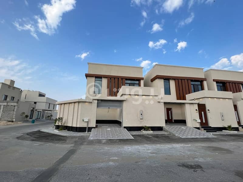 Separate villa 3 floors for sale in Al Amwaj Al Khobar