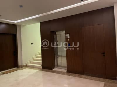 فلیٹ 2 غرفة نوم للبيع في الرياض، منطقة الرياض - شقق للبيع بحي اليرموك الغربي موقع متميز دور ثاني مع سطح خاص