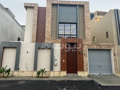 5 Bedroom Villa for Sale in Riyadh, Riyadh Region - للبيع فيلا درج صاله بدون شقق بحي المونسيه الغربيه مساحه 320م