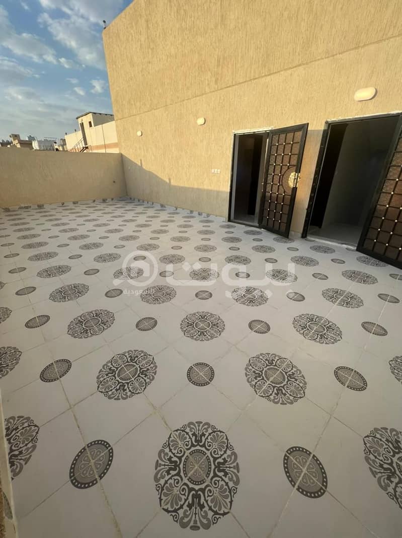 A 5-room roof annex for sale in the Al Taiaser Scheme, Central Jeddah
