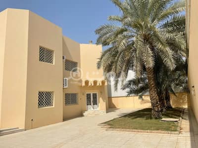 فیلا 5 غرف نوم للبيع في الرياض، منطقة الرياض - فيلا درج صاله للبيع بقيمة ارض حي الروضة ، شرق الرياض