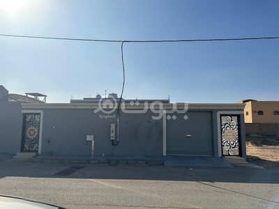 5 Bedroom Floor for Sale in Riyadh Al Khabra, Al Qassim Region -