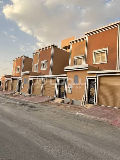 دور 4 غرف نوم للبيع في الرياض، منطقة الرياض - دور منفصل للبيع في بدر، جنوب الرياض