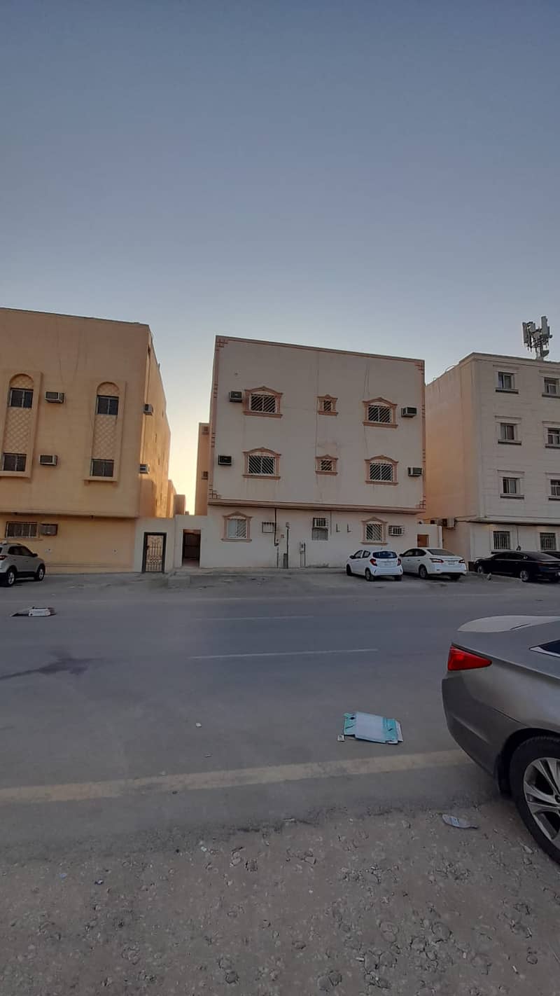 عمارة سكنية للبيع حي العقيق ، شمال الرياض