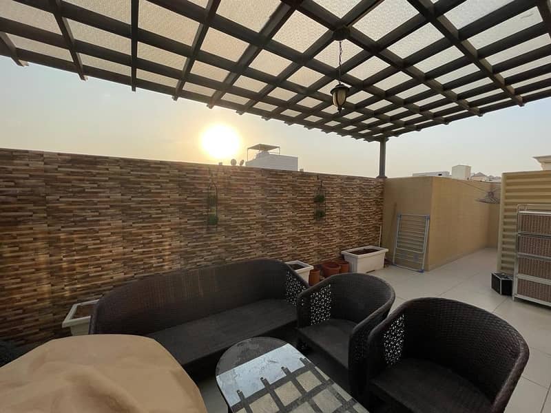 فيلا درج صالة مع شقة للبيع في الملقا، شمال الرياض