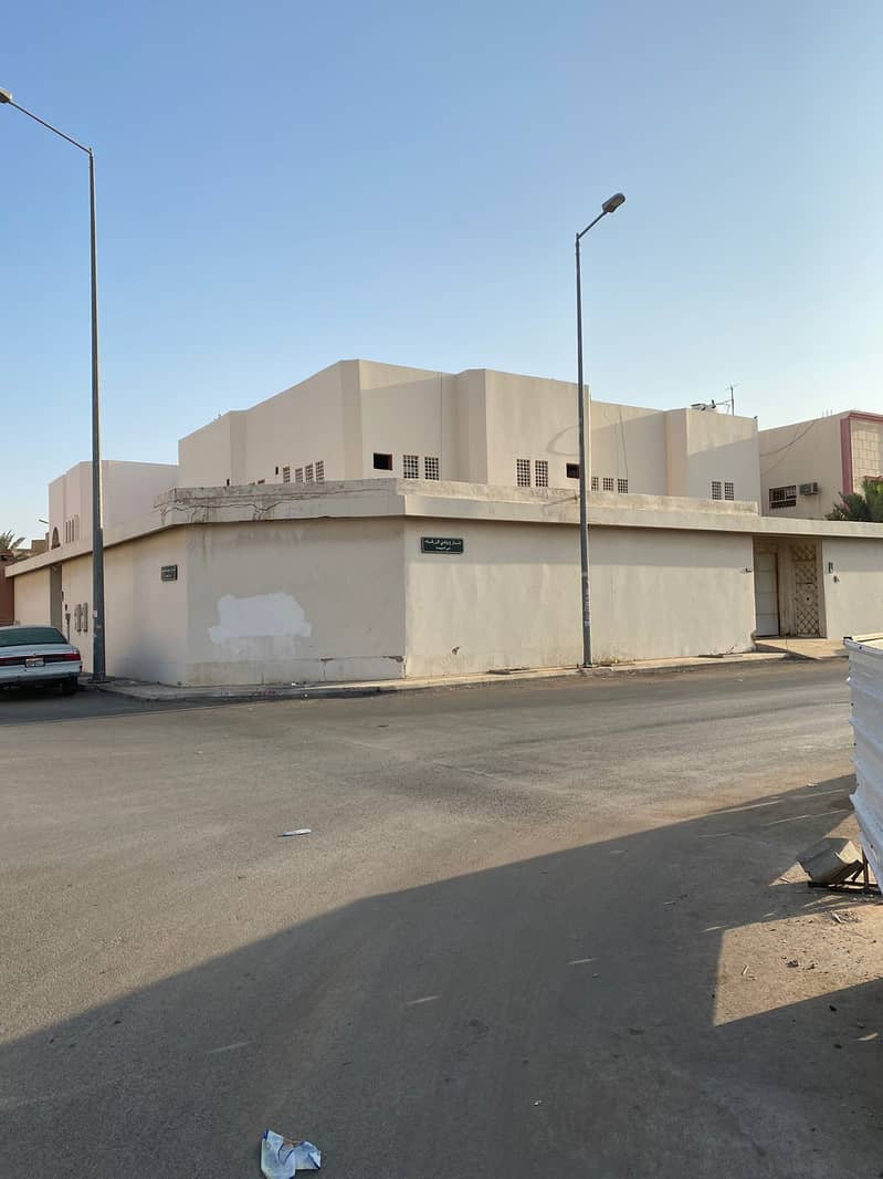 للبيع فيلا زاوية، بحي النهضة، شرق الرياض
