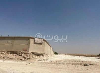 ارض تجارية  للبيع في الرياض، منطقة الرياض - حوش مسور للبيع في حي المنصورية جنوب الرياض