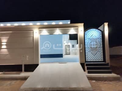 4 Bedroom Floor for Sale in Unayzah, Al Qassim Region -