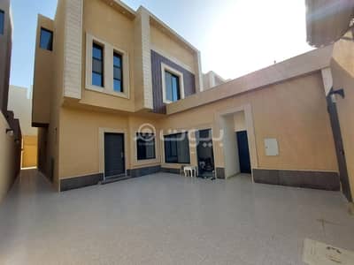 فیلا 6 غرف نوم للبيع في الرياض، منطقة الرياض - للبيع فيلا درج صالة مع شقة، حي العارض، شمال الرياض