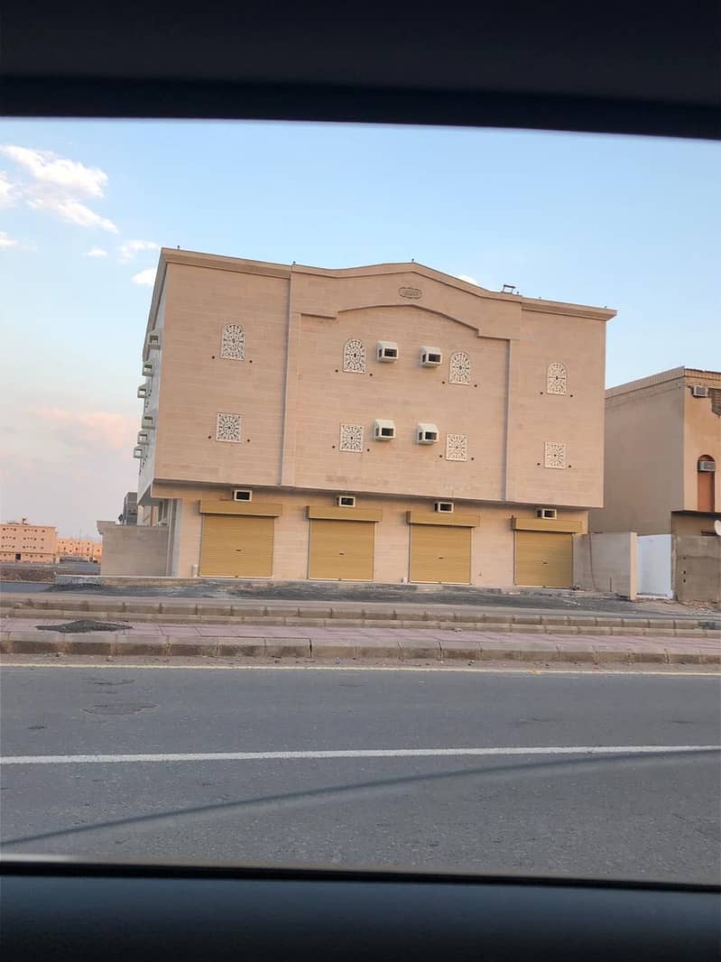 معرضين تجاريين للإيجار بحي المطار، المدينة المنورة