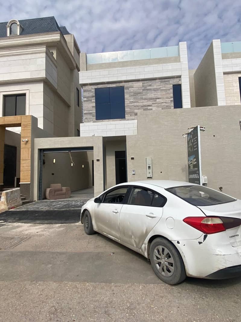 Modern Internal Staircase Villa For Sale In Al Yarmuk, East Riyadh