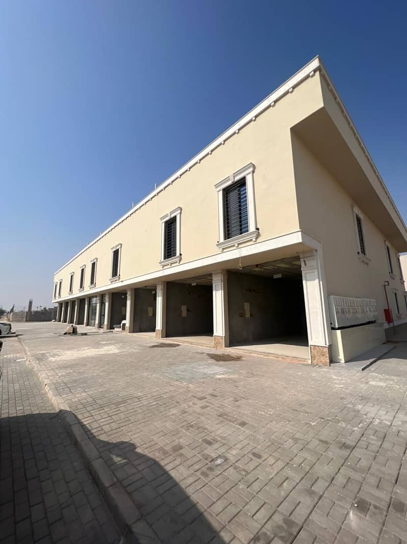 Residential Building in Riyadh，East Riyadh，Al Qadisiyah 16000000 SAR - 87528026