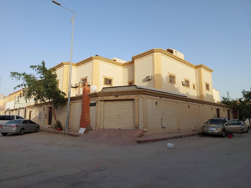 Corner Villa | A floor and 3 apartments for sale in Al Dar Al Baida, south of Riyadh
