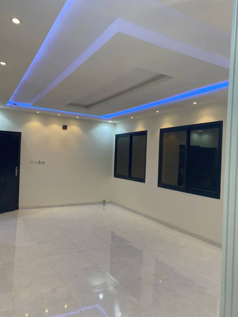 For sale floor with a separate roof in Al Dar Al Baida, South Riyadh